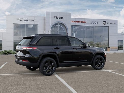 New 2025 Jeep Grand Cherokee Limited image 5