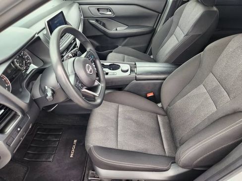 Used 2024 Nissan Rogue SV AWD/4WD image 9