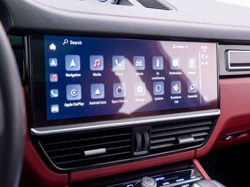 Used 2023 Porsche Cayenne Turbo image 25