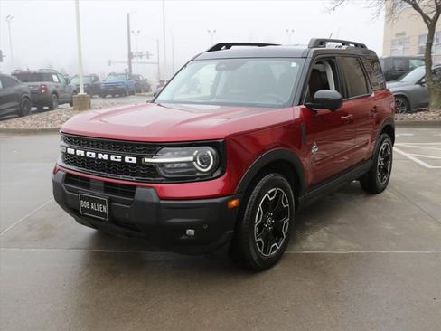 Used 2025 Ford Bronco Sport Outer Banks w/ Outer Banks Tech Package+ image 2