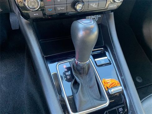 Used 2024 Jeep Compass Latitude image 34