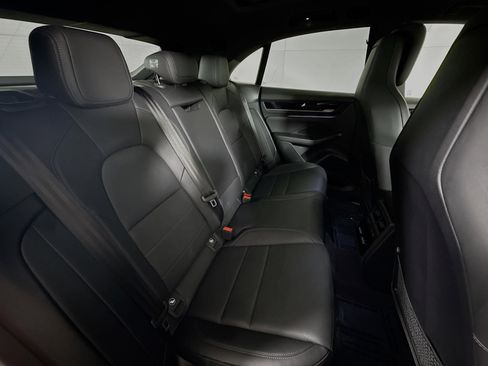 Certified 2025 Porsche Macan 4S Electric image 28