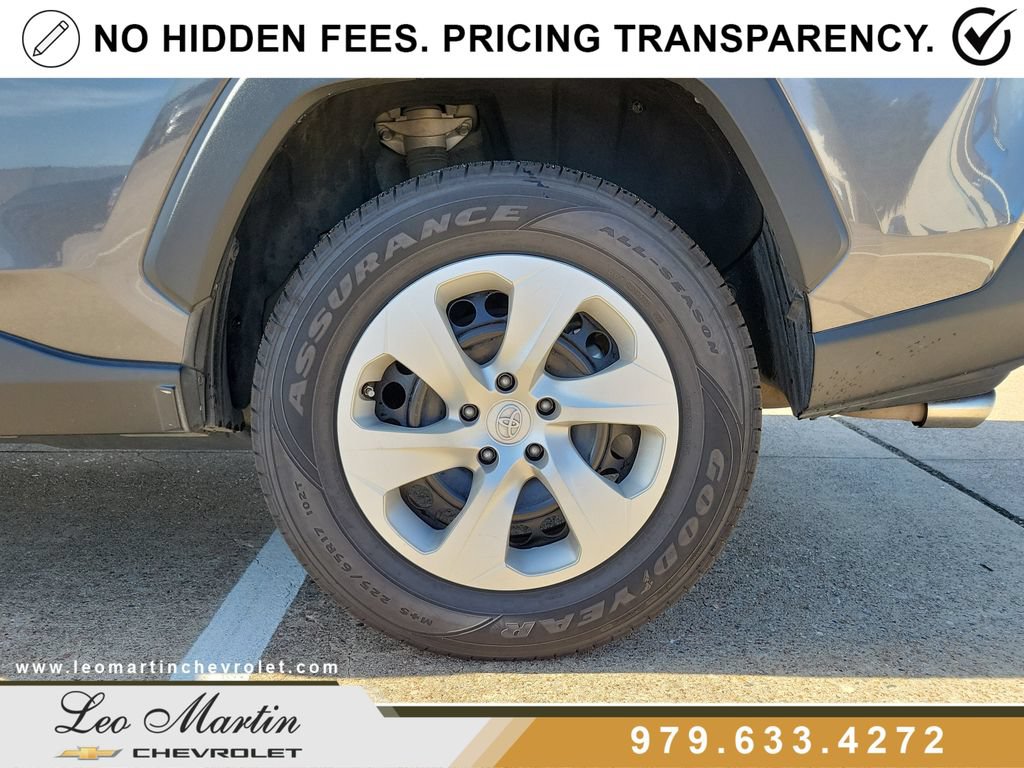 Used 2022 Toyota RAV4 LE FWD image 8