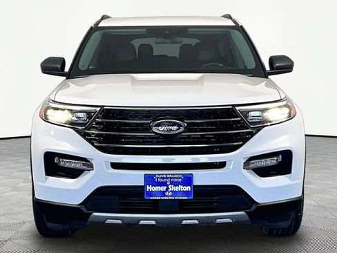 Used 2022 Ford Explorer XLT w/ Equipment Group 202A AWD/4WD image 4