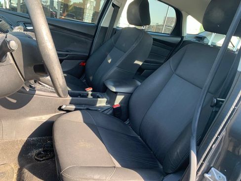 Used 2017 Ford Focus SE FWD image 22