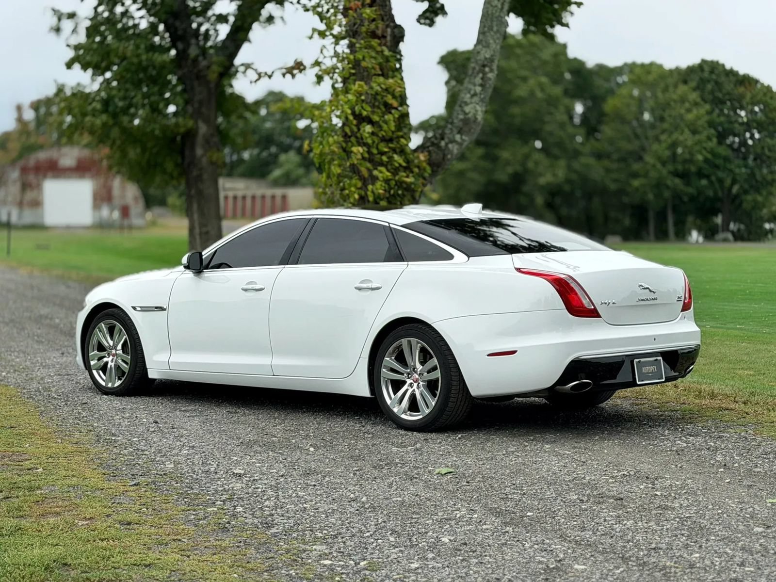 Used 2017 Jaguar XJ L Portfolio AWD/4WD image 22