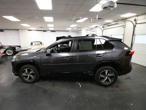 Certified 2023 Toyota RAV4 SE image 4