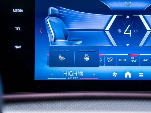 Used 2024 BMW X1 M35i w/ Premium Package image 27