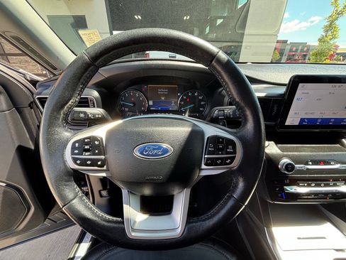 Used 2020 Ford Explorer Limited w/ Class III Trailer Tow Package AWD/4WD image 16
