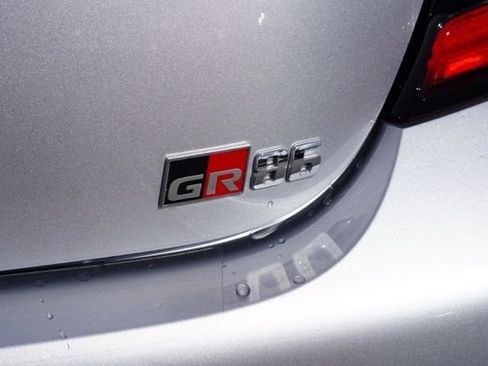 Used 2022 Toyota GR86 image 9
