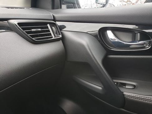 Used 2022 Nissan Rogue Sport SV AWD/4WD image 24