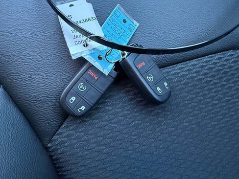 New 2026 Jeep Compass Latitude image 29