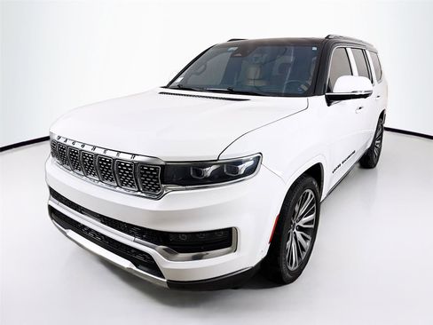 Used 2022 Jeep Grand Wagoneer Series III image 3