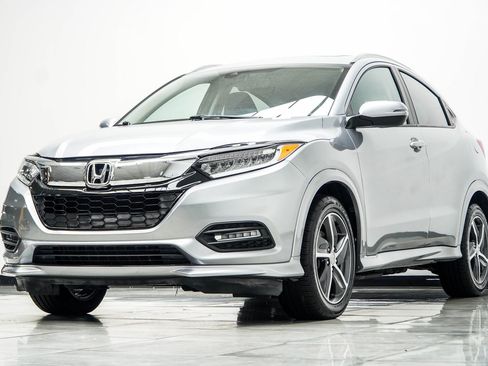 Used 2019 Honda HR-V Touring image 8