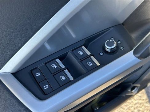 Used 2020 Audi Q3 2.0T Premium w/ Convenience Package image 23