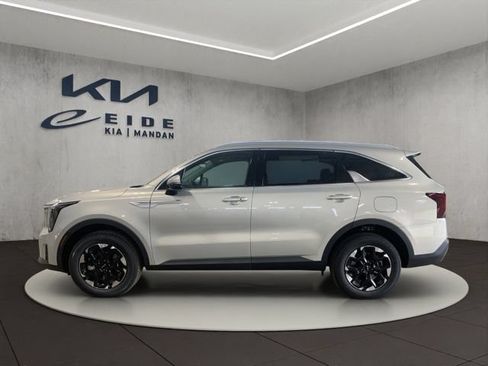 New 2026 Kia Sorento S AWD/4WD image 2