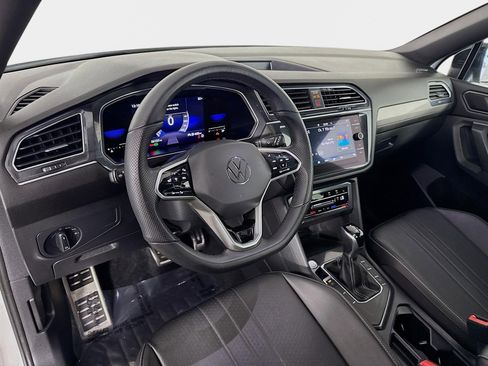 Used 2022 Volkswagen Tiguan SE R-Line image 10