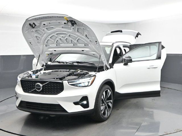 New 2026 Volvo XC40 B5 Plus w/ Climate Package AWD/4WD image 52