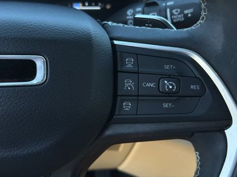 Used 2023 Jeep Grand Cherokee 4WD 4xe image 30