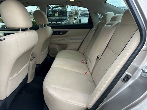 Used 2015 Nissan Altima 2.5 SV w/ Convenience Package image 29