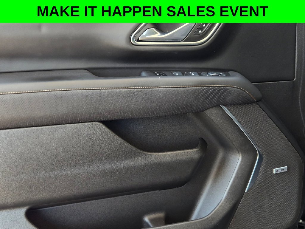 Used 2024 GMC Yukon AT4 w/ AT4 Premium Plus Package AWD/4WD image 11