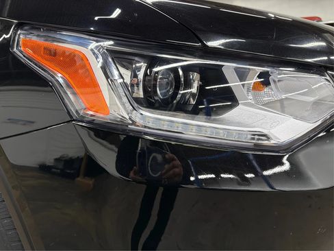 Used 2018 Chevrolet Traverse LT FWD image 40