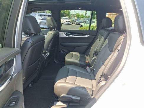 Certified 2024 Cadillac XT6 Premium Luxury w/ Technology Package AWD/4WD image 10