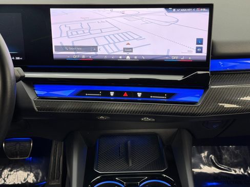 Used 2024 BMW i5 eDrive40i w/ M Sport Package image 25