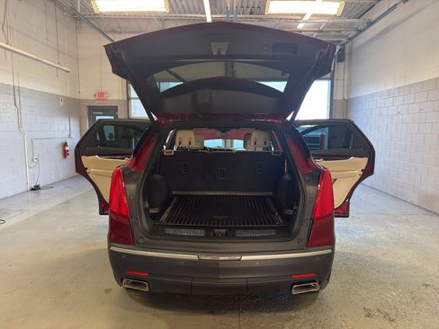 Used 2018 Cadillac XT5 Luxury w/ Driver Awareness Package FWD image 13