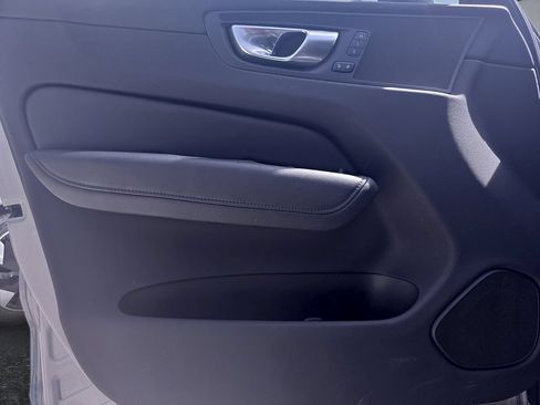 Certified 2025 Volvo XC60 B5 Core AWD/4WD image 36