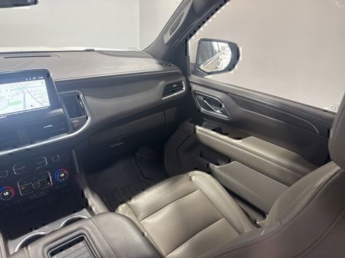 Used 2022 Chevrolet Suburban LT RWD image 21