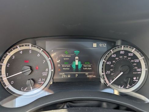 Used 2023 Toyota Highlander XLE image 31