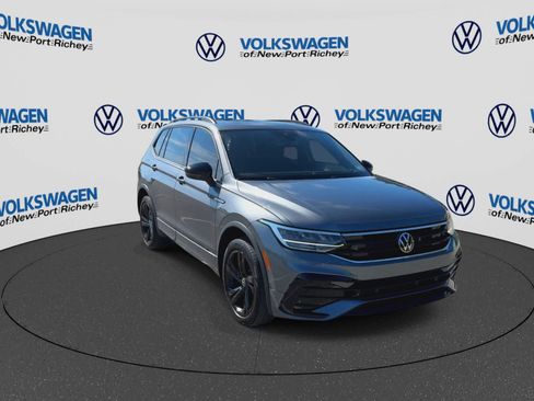 Used 2024 Volkswagen Tiguan SE R-Line FWD image 2