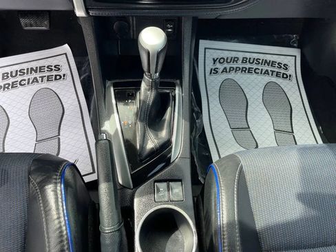 Used 2017 Toyota Corolla SE w/ Carpet Mat Package (TMS) FWD image 19