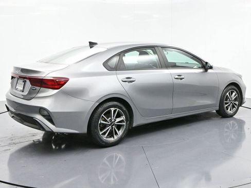 Used 2023 Kia Forte LXS w/ LXS Technology Package image 7