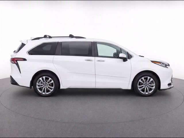 Used 2023 Toyota Sienna Limited AWD/4WD image 8
