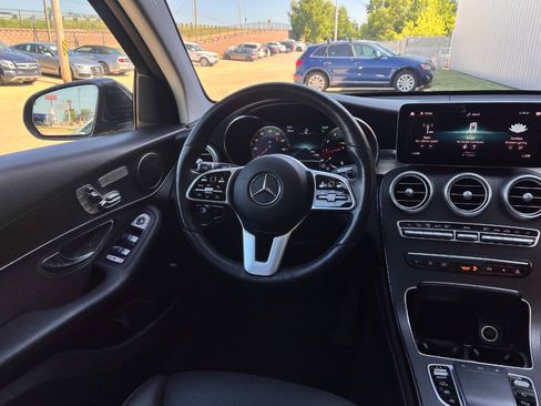 Used 2021 Mercedes-Benz GLC 300 4MATIC image 17