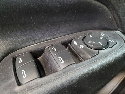 Used 2019 Chevrolet Equinox LT FWD image 27