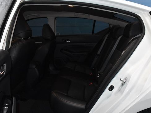 Certified 2024 Nissan Altima 2.5 SR FWD image 18