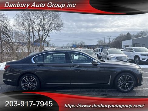 Used 2022 BMW 750i xDrive image 7