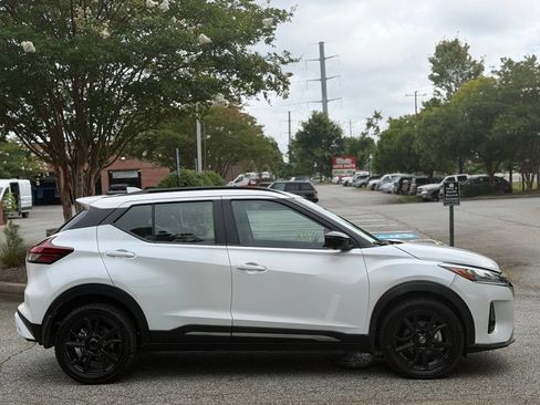 Used 2021 Nissan Kicks SR FWD image 6