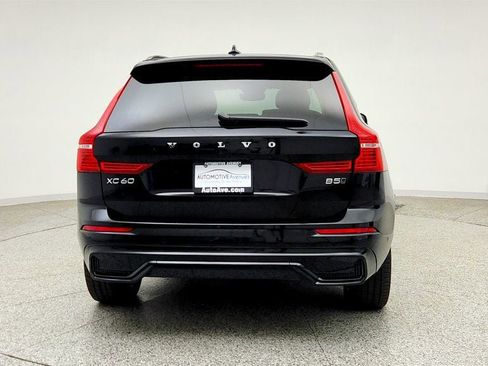 Used 2023 Volvo XC60 B5 Plus w/ Climate Package AWD/4WD image 6