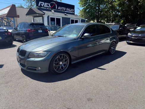 Used 2011 BMW 335i xDrive Sedan AWD/4WD image 1