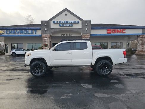 Used 2016 Toyota Tacoma TRD Sport image 68