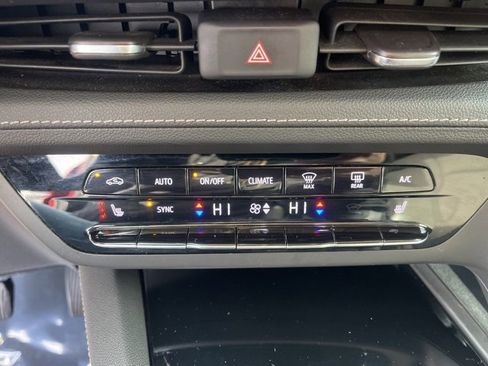 Used 2023 Buick Envision Preferred image 28