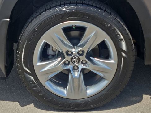 Used 2018 Toyota Highlander Limited FWD image 7