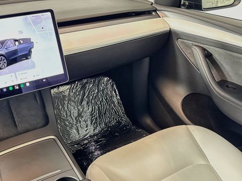 Used 2025 Tesla Model Y Long Range RWD image 21