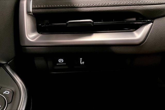 Used 2025 Cadillac XT4 Premium Luxury w/ LPO, Floor Liner Package AWD/4WD image 37