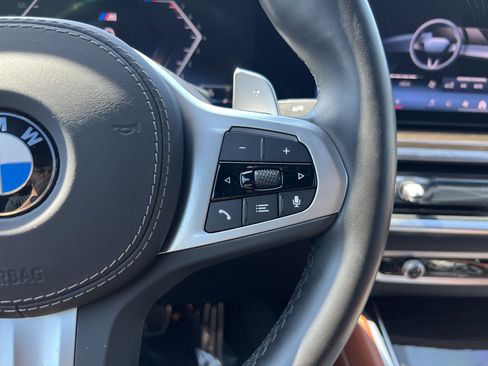 Certified 2025 BMW X6 xDrive40i w/ Executive Package image 20