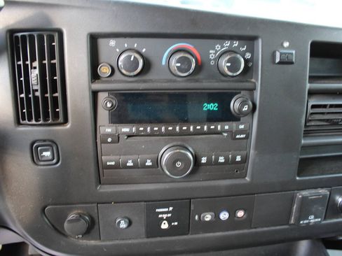 Used 2015 Chevrolet Express 3500 RWD image 14
